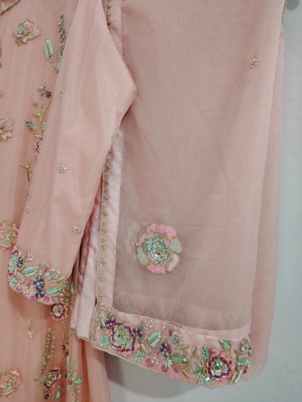 Gulab Aura - Image 6